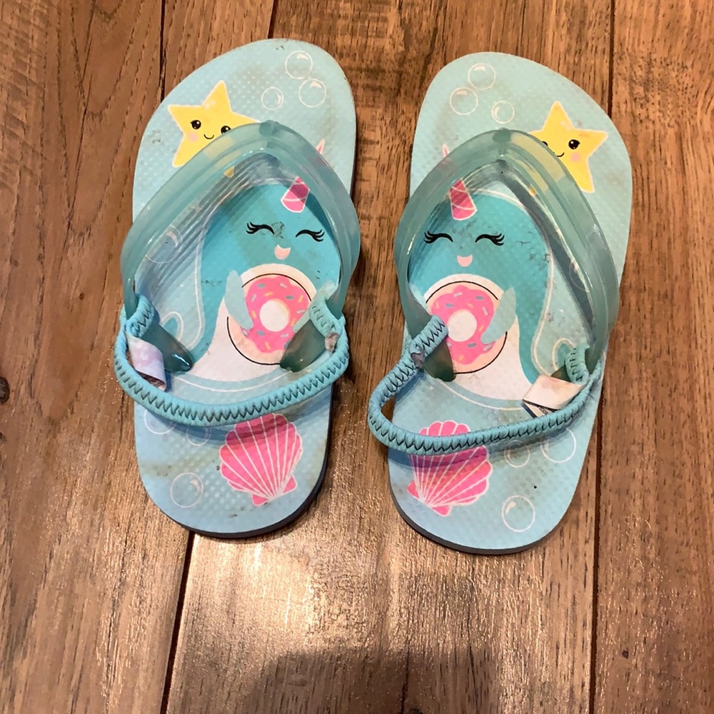 💕HOST PICK💕Narwhal flip flop sandals